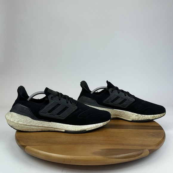 Mens Adidas Ultraboost 22 Core Black Athletic Running Gym Sneakers Shoes Size 11 - Picture 1 of 11